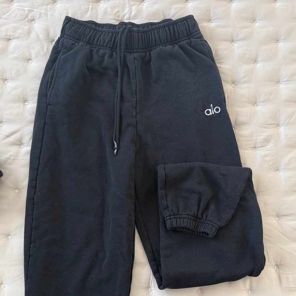 ALO Yoga women’s black Sweatpants